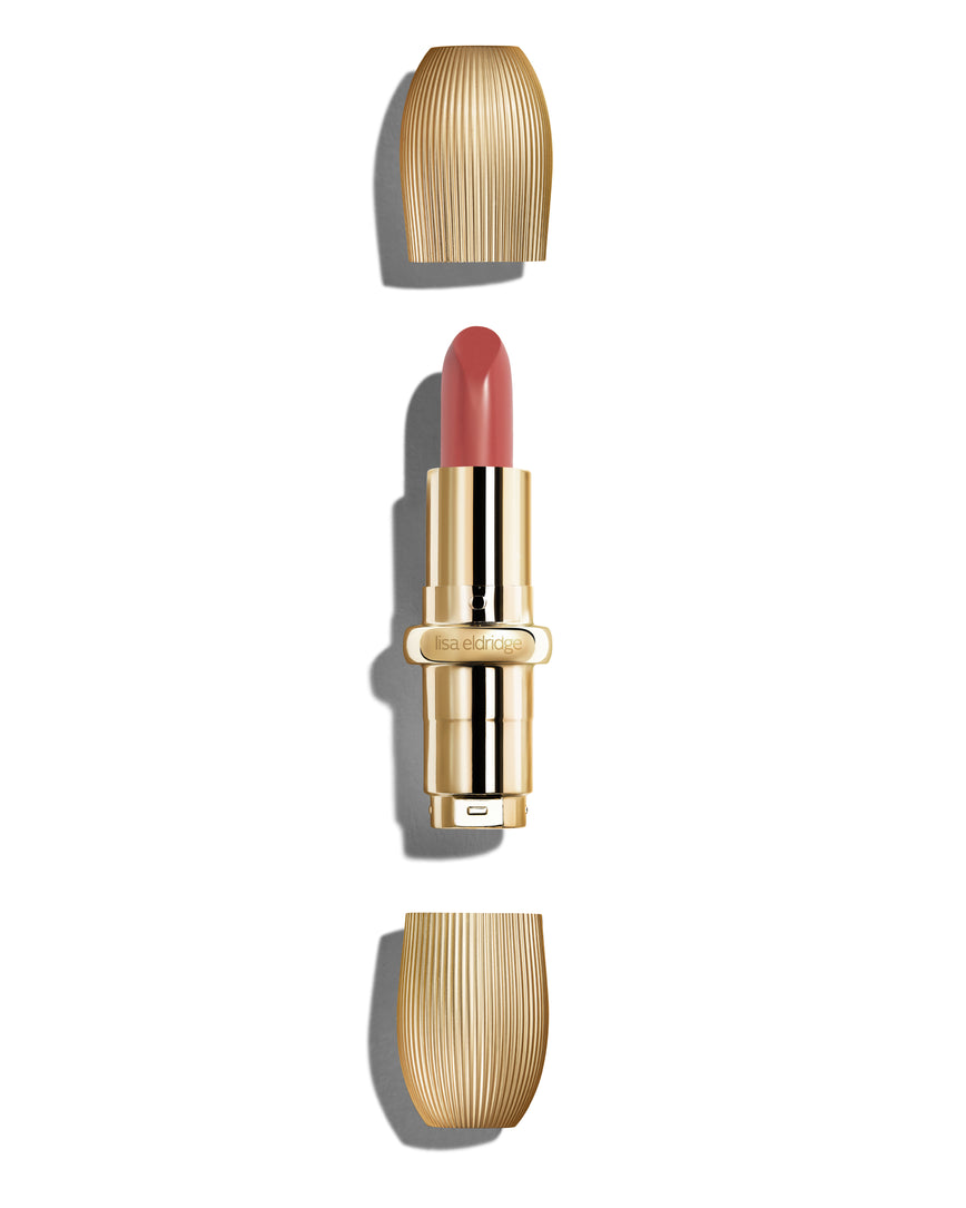 Lisa Rouge Experience full mechanism image, with vintage-styled refill and full casing and bullet 
