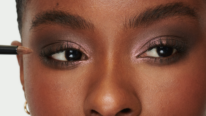 A model using the Lisa Eldridge eye palette block2